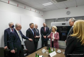 Nato idatiiva riikide kohtumine Varssavis