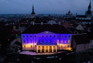 Ukraina lipuvärvides Stenbocki maja